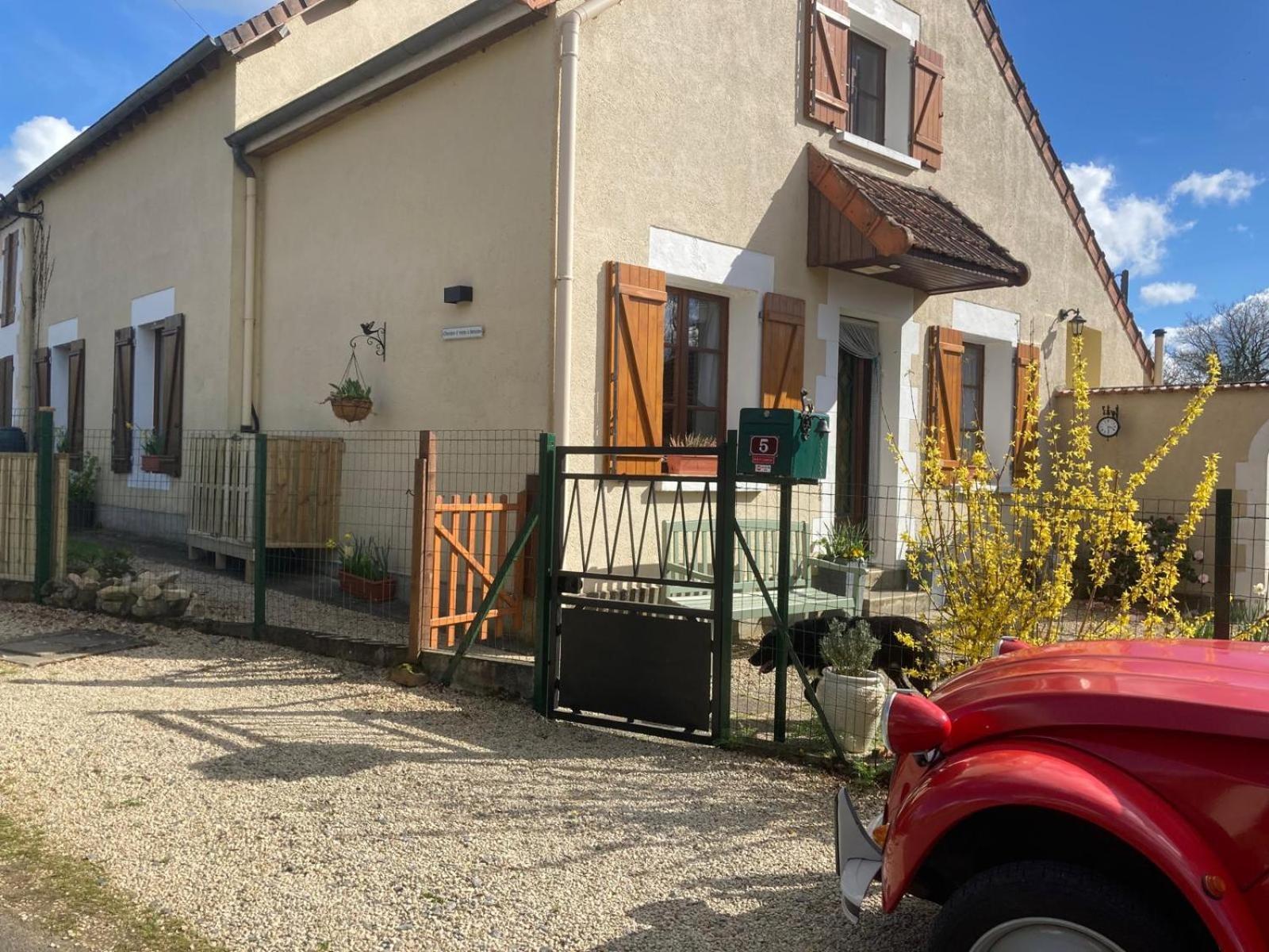 Chambres D' Hotes A Benaize Coulonges  Екстер'єр фото